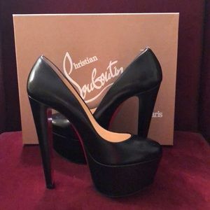 CHRISTIAN LOUBOUTIN  PLATFORM PUMPS!